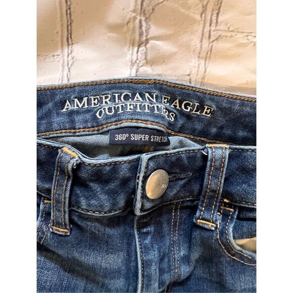 American Eagle Women's Size 2 Short Jegging Jeans Distressed AEO X4 Denim Skinny - Picture 2 of 8